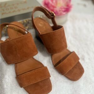 New Tory Burch Women's Tan Sandals